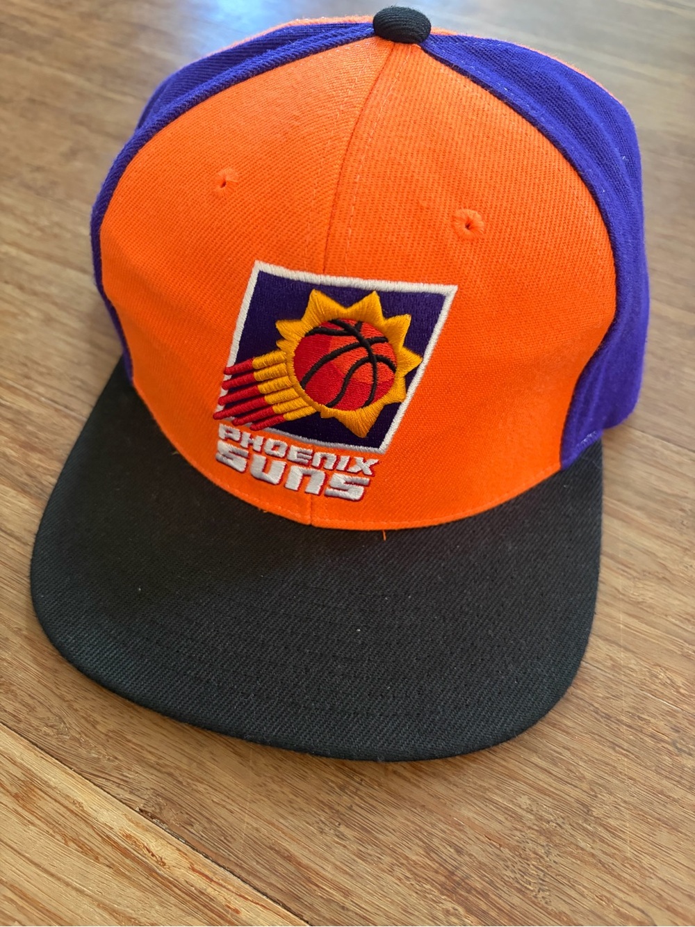 MITCHELL & NESS NBA ON THE BLOCK PHOENIX SUNS SNAPBACK HAT